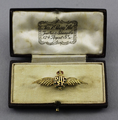 RAF Gold Sweetheart Brooch